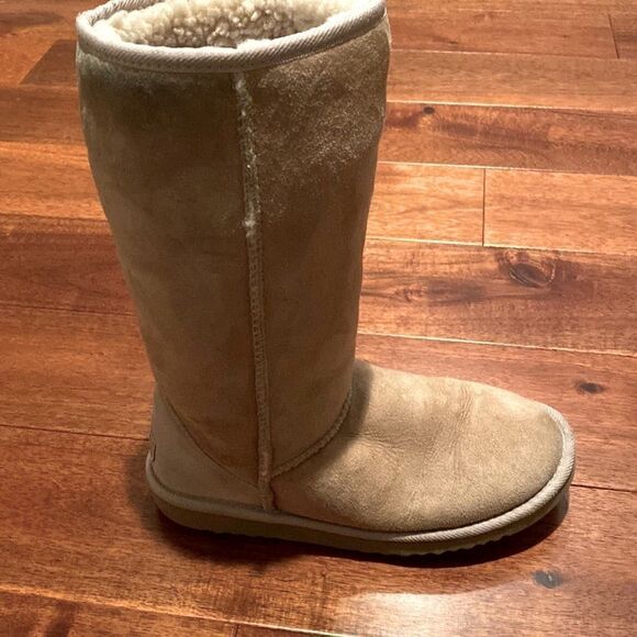 UGG boots  Size 6 - Picture 1 of 12
